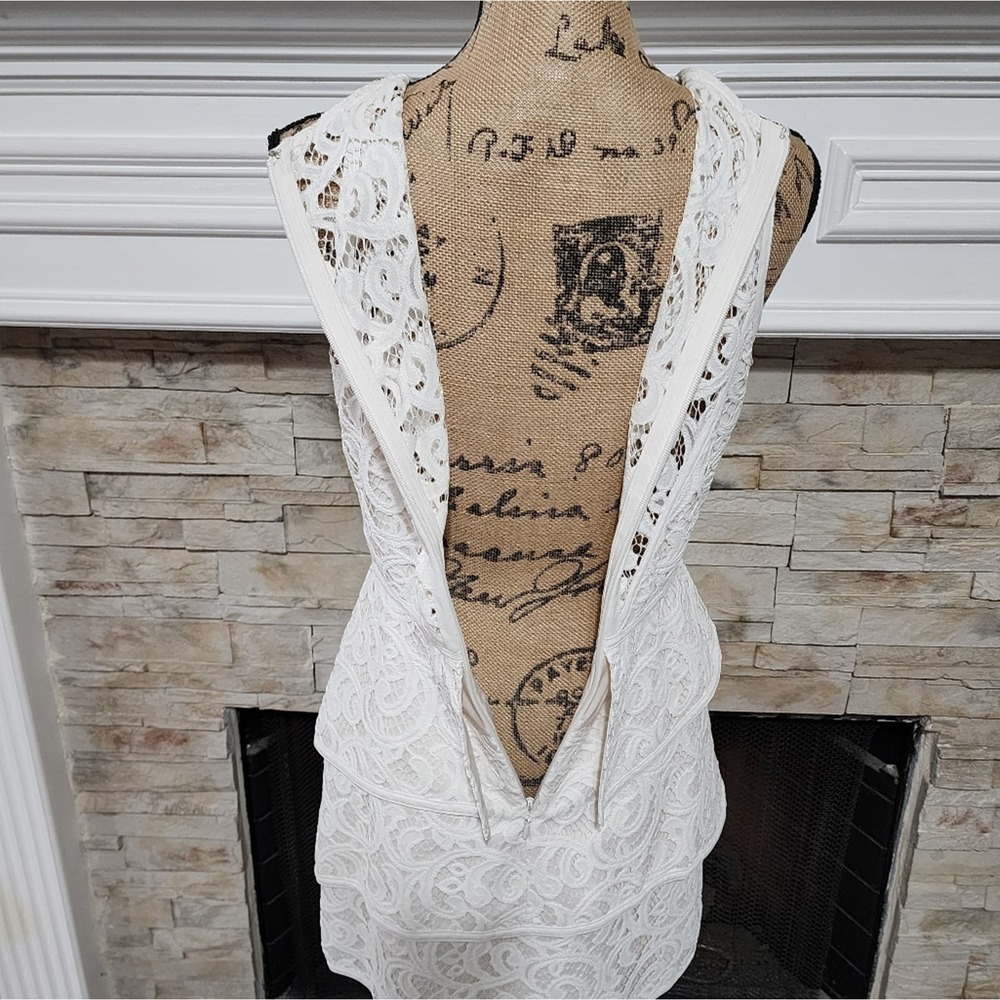 BCBGMAXAZRIA Ivory Sleeveless lace overlay sheer back‎ mini party dress size 8 - Picture 5 of 9